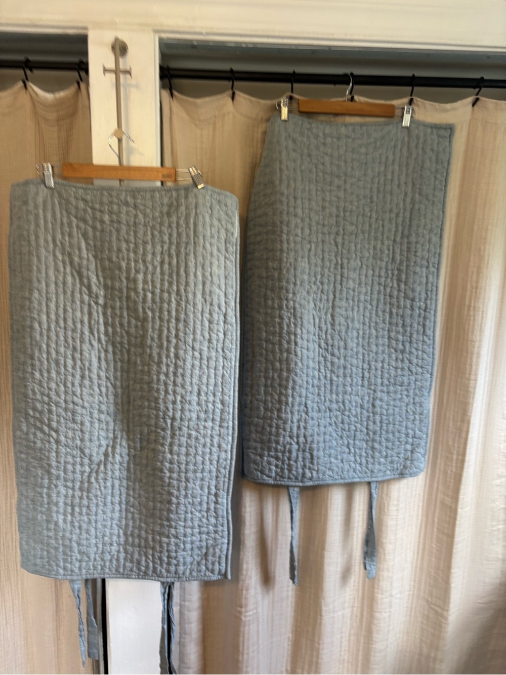 Pair of Pottery Barn Pick Stitch Cotton Linen Shams- King- Chambray - Picture 8 of 10